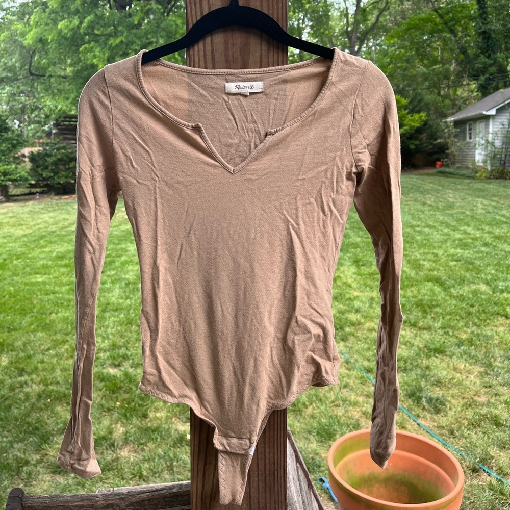 Madewell Beige V-Neck Long-Sleeve Bodysuit